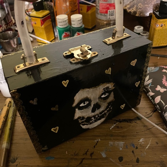 Pinup wood purse hand painted horror Misfits purse - Picture 6 of 6